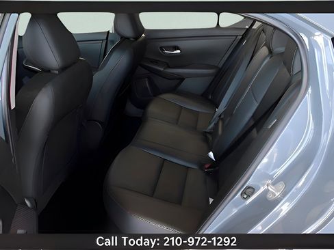 Used 2025 Nissan Sentra SR w/ SR Premium Package image 15