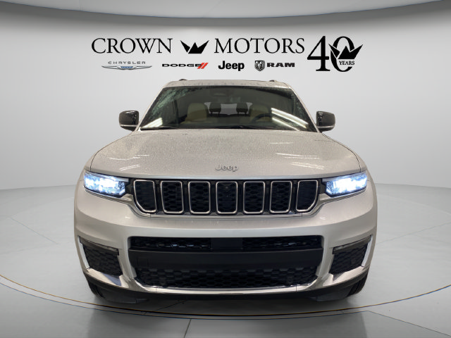 Used 2025 Jeep Grand Cherokee L Limited w/ Luxury Tech Group II AWD/4WD image 14