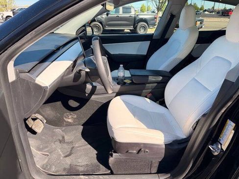 Used 2022 Tesla Model Y Long Range AWD/4WD image 7