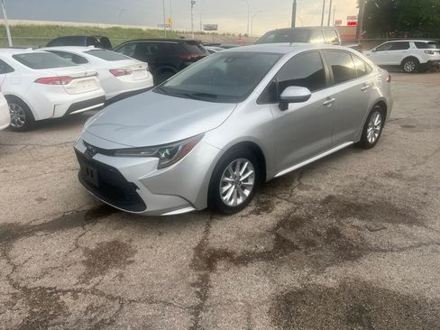 Used 2022 Toyota Corolla LE FWD image 10