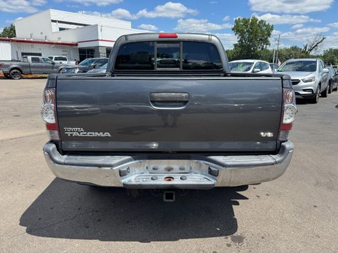 Used 2013 Toyota Tacoma 4x4 Double Cab w/ TRD Off-Road Pkg image 4