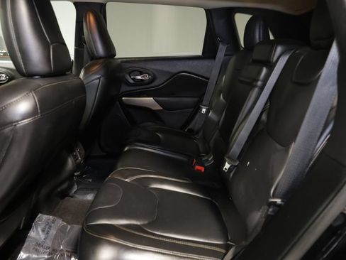Used 2018 Jeep Cherokee Limited AWD/4WD image 18