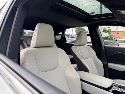 Used 2023 Lexus RX 350 Premium w/ Cold Area Package AWD/4WD image 9