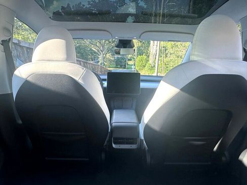 Used 2023 Tesla Model Y Long Range image 25