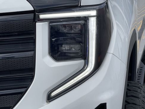 Used 2023 GMC Sierra 1500 Elevation w/ X31 Off-Road Package AWD/4WD image 15