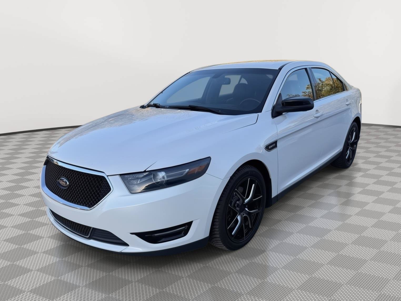 Used 2016 Ford Taurus SHO AWD/4WD image 3