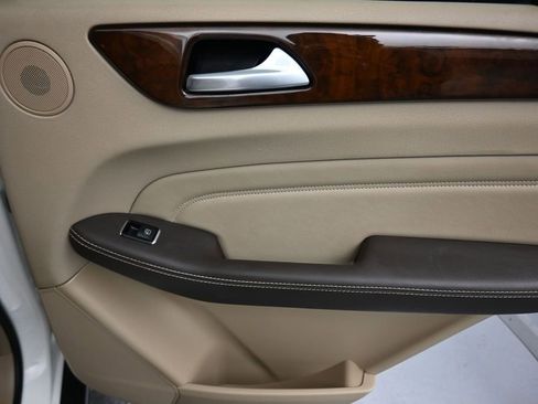 Used 2015 Mercedes-Benz ML 350 4MATIC image 39