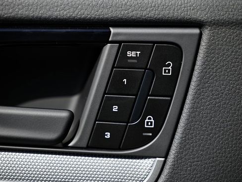 New 2026 Porsche Cayenne S image 20