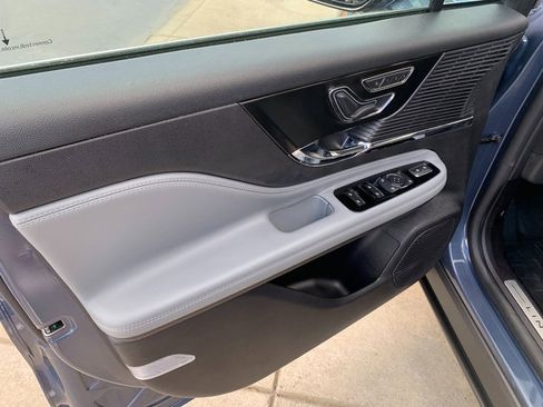 Used 2022 Lincoln Corsair AWD w/ Premium Package image 22