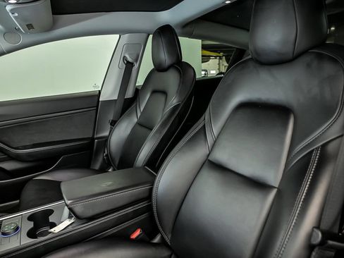 Used 2021 Tesla Model 3 Standard Range Plus RWD image 13