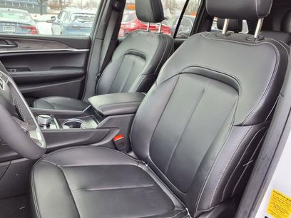 Used 2025 Jeep Grand Cherokee Limited