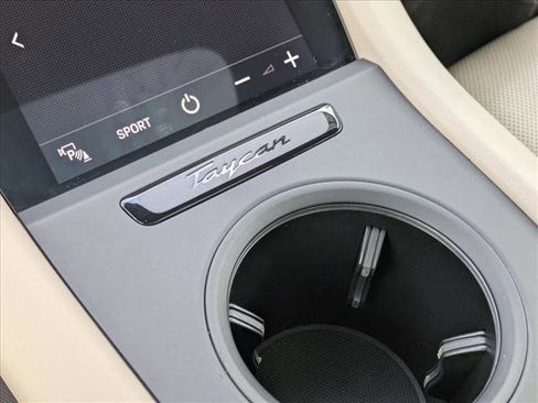 Used 2023 Porsche Taycan image 21