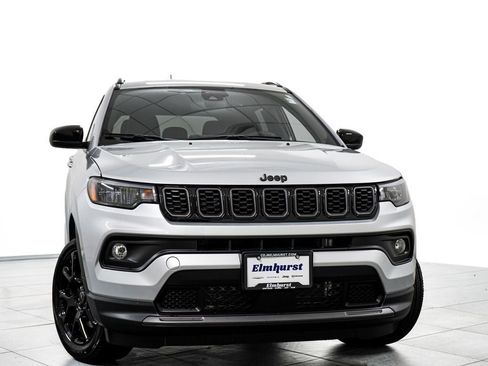 Used 2026 Jeep Compass Latitude AWD/4WD image 3