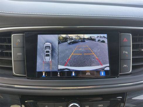 Used 2024 Buick Enclave Premium image 26