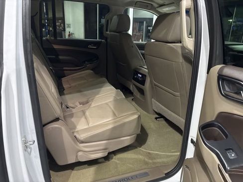 Used 2018 Chevrolet Suburban LT AWD/4WD image 17