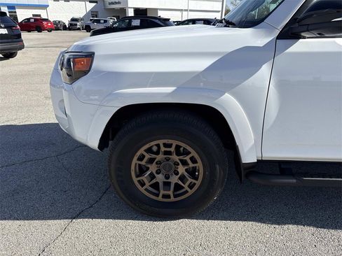 Used 2023 Toyota 4Runner 40th Anniversary SE image 33