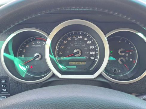 Used 2008 Toyota 4Runner Limited AWD/4WD image 26
