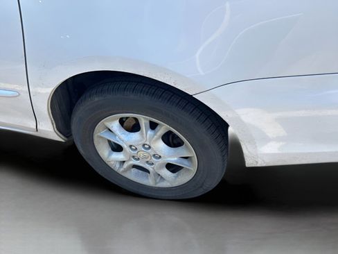 Used 2005 Toyota Sienna XLE image 15