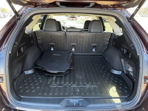 Used 2025 Subaru Outback Touring XT w/ Popular Package #2 image 28