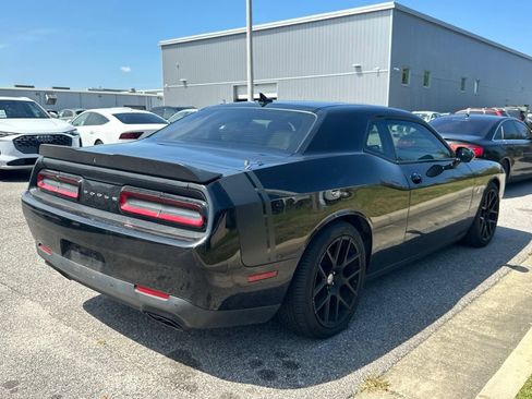 Used 2015 Dodge Challenger R/T Scat Pack w/ Leather Interior Group RWD image 5