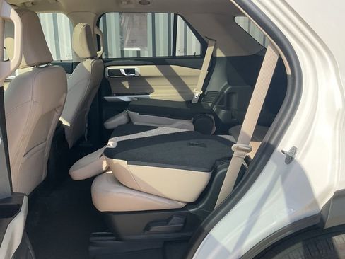 Used 2022 Ford Explorer XLT w/ Equipment Group 202A image 20