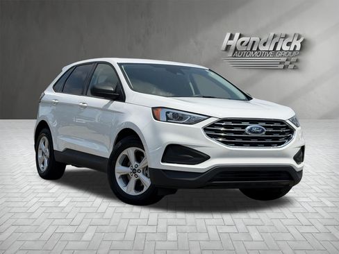 Used 2020 Ford Edge SE FWD image 2