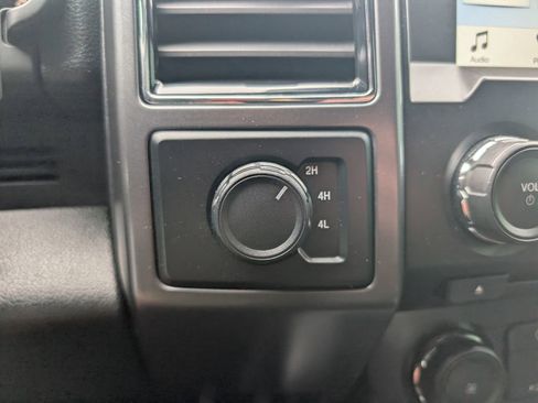 Used 2018 Ford F150 XLT w/ Equipment Group 302A Luxury AWD/4WD image 19