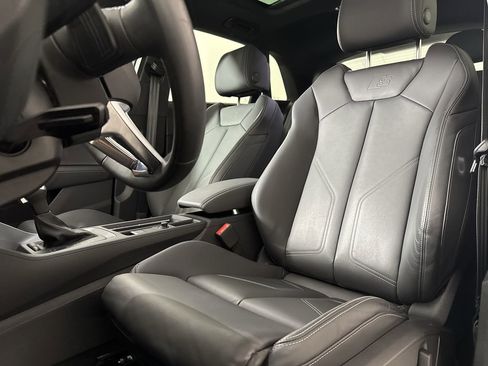 Used 2025 Audi Q3 2.0T Premium image 26