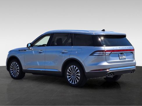 Used 2024 Lincoln Aviator 2WD w/ Premium Package image 9
