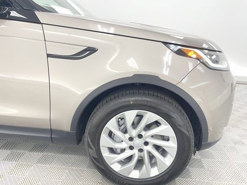 New 2026 Land Rover Discovery S image 8