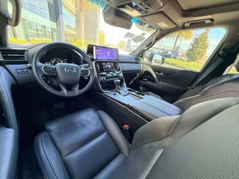 Certified 2024 Lexus LX 600 4WD w/ Premium Package image 22