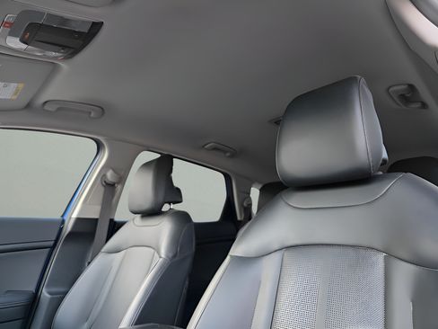 Used 2026 Kia Sportage EX FWD image 17