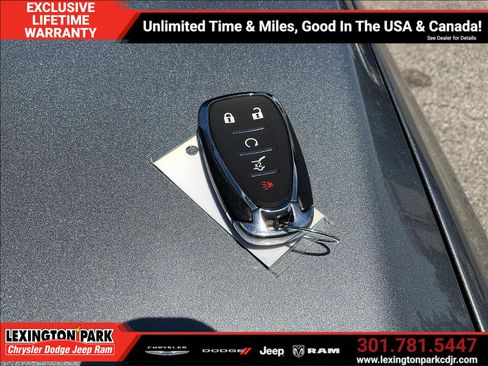 Used 2023 Chevrolet Traverse Premier w/ Redline Edition AWD/4WD image 35