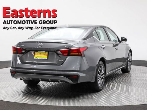 Used 2024 Nissan Altima 2.5 SV AWD/4WD image 5