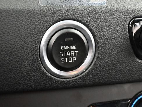 Used 2019 Kia Niro LX image 16