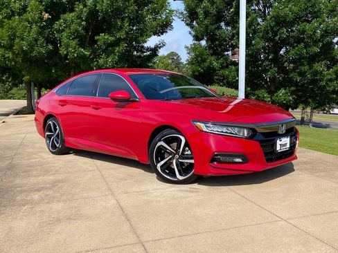 Used 2019 Honda Accord Sport image 1