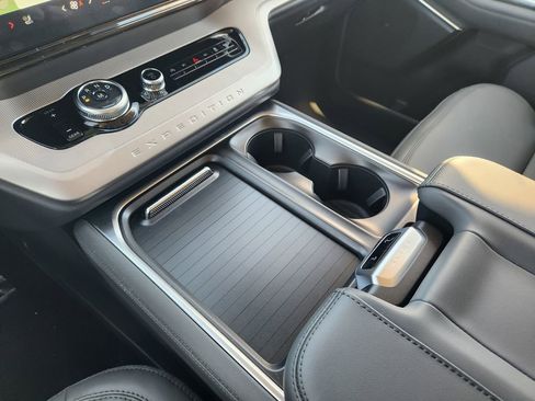 New 2026 Ford Expedition Active image 16