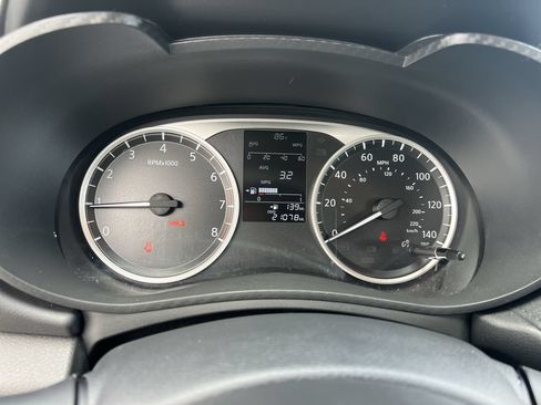 Used 2025 Nissan Versa S FWD image 21