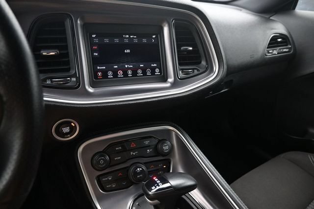 Used 2021 Dodge Challenger SXT w/ Driver Convenience Group RWD image 11