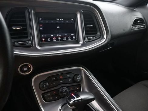 Used 2021 Dodge Challenger SXT w/ Driver Convenience Group RWD image 11