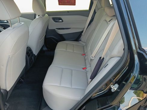 Used 2023 Nissan Rogue SL w/ SL Premium Package AWD/4WD image 13