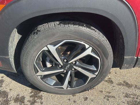 Used 2021 Chevrolet TrailBlazer RS w/ Sun and Liftgate Package AWD/4WD image 9