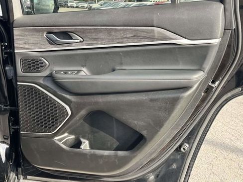 Used 2022 Jeep Grand Cherokee L Limited image 24