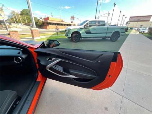 Used 2021 Chevrolet Camaro LT w/ 1LE Track Performance Package image 35