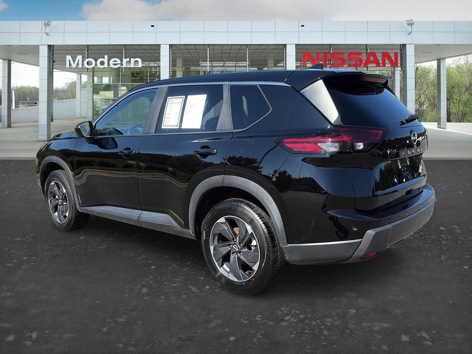 Certified 2025 Nissan Rogue SV FWD image 3