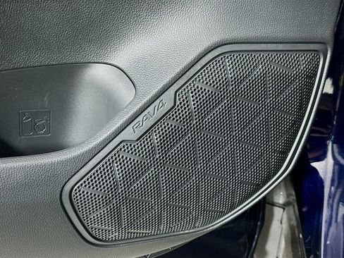 Used 2019 Toyota RAV4 Limited w/ Advanced Technology Package FWD image 18