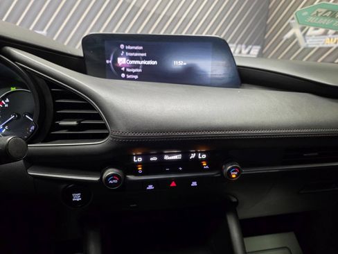Used 2020 MAZDA MAZDA3 Hatchback FWD image 21