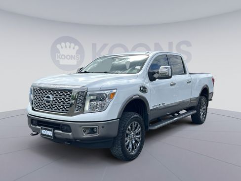 Used 2019 Nissan Titan Platinum Reserve w/ Platinum Utility Package AWD/4WD image 5