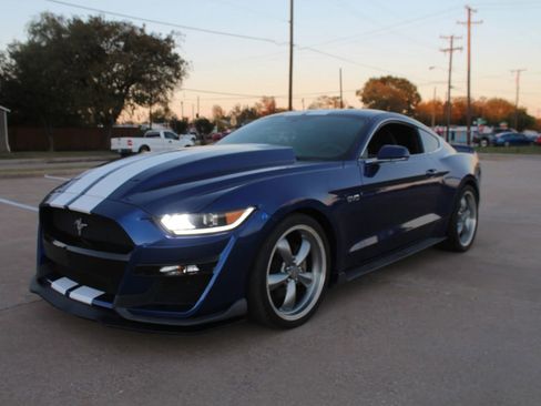 Used 2015 Ford Mustang Coupe image 6