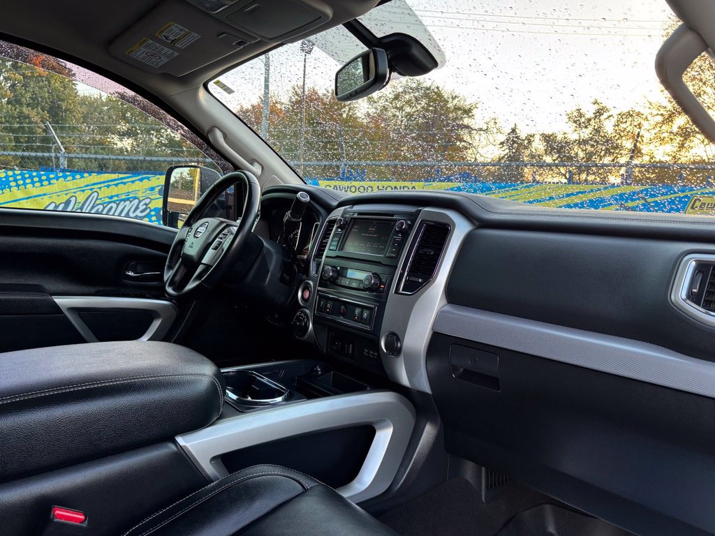 Used 2019 Nissan Titan PRO-4X AWD/4WD image 24